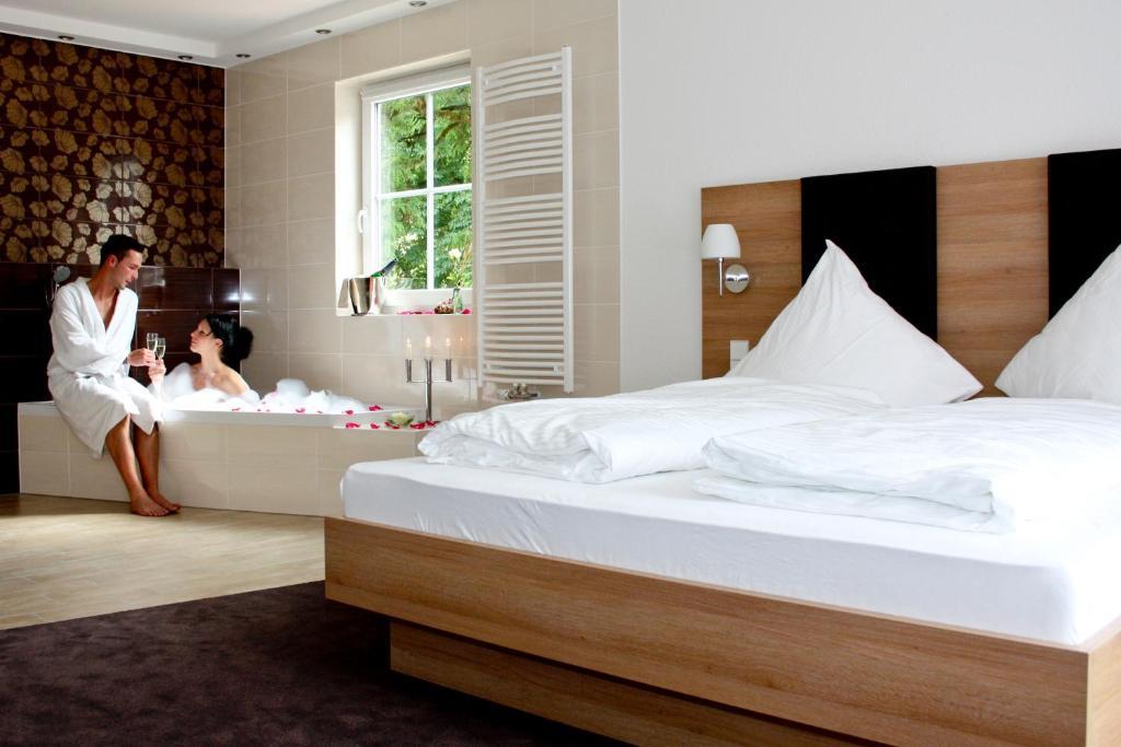 Hotel Roessle Berneck Altensteig Extérieur photo