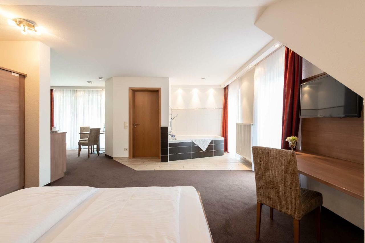 Hotel Roessle Berneck Altensteig Extérieur photo